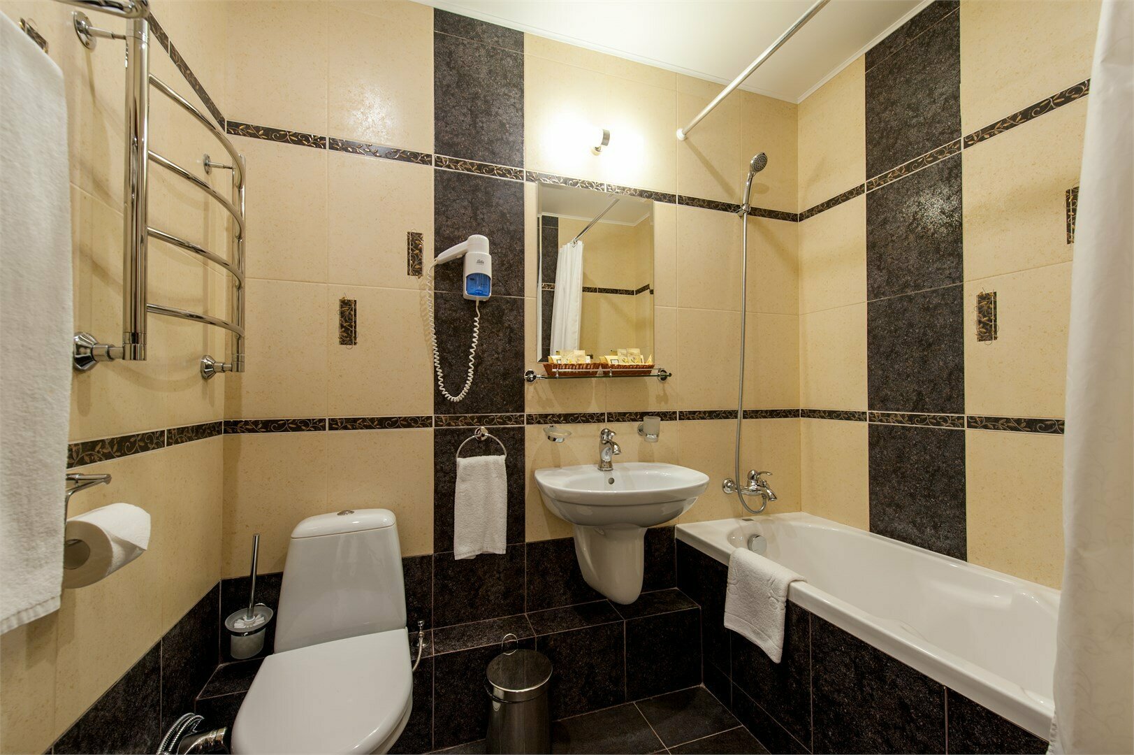 Стандарт улучшенный (одна двуспальная кровать)