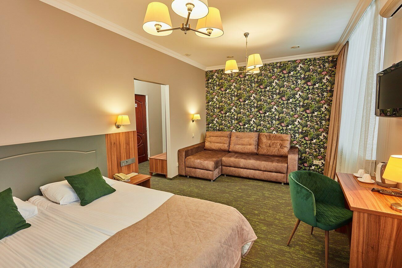 ДЖУНИОР (ГОСТЕВОЙ ДОМ)