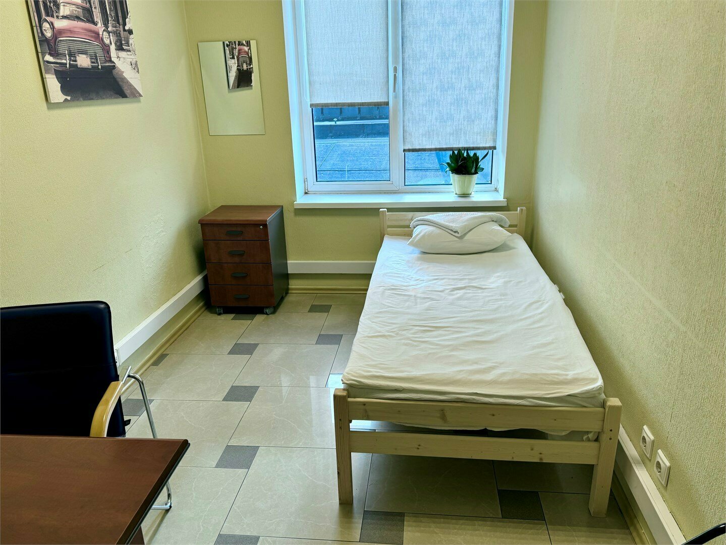 Одноместная отдельная комната с односпальной кроватью с электронным замком