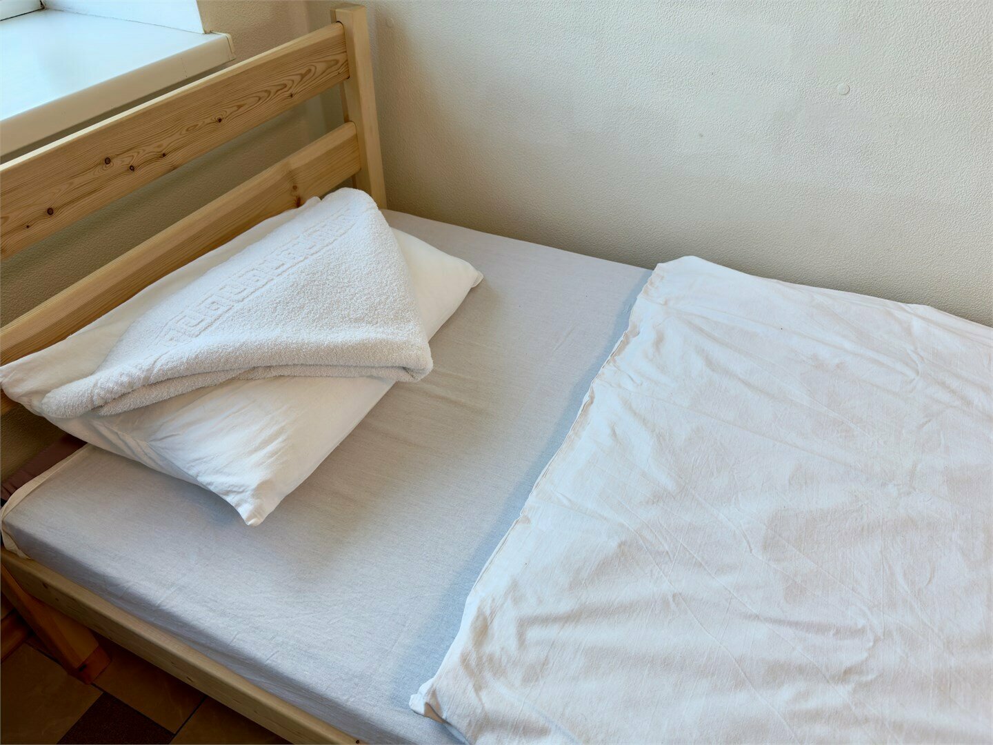 Одноместная отдельная комната с односпальной кроватью с электронным замком