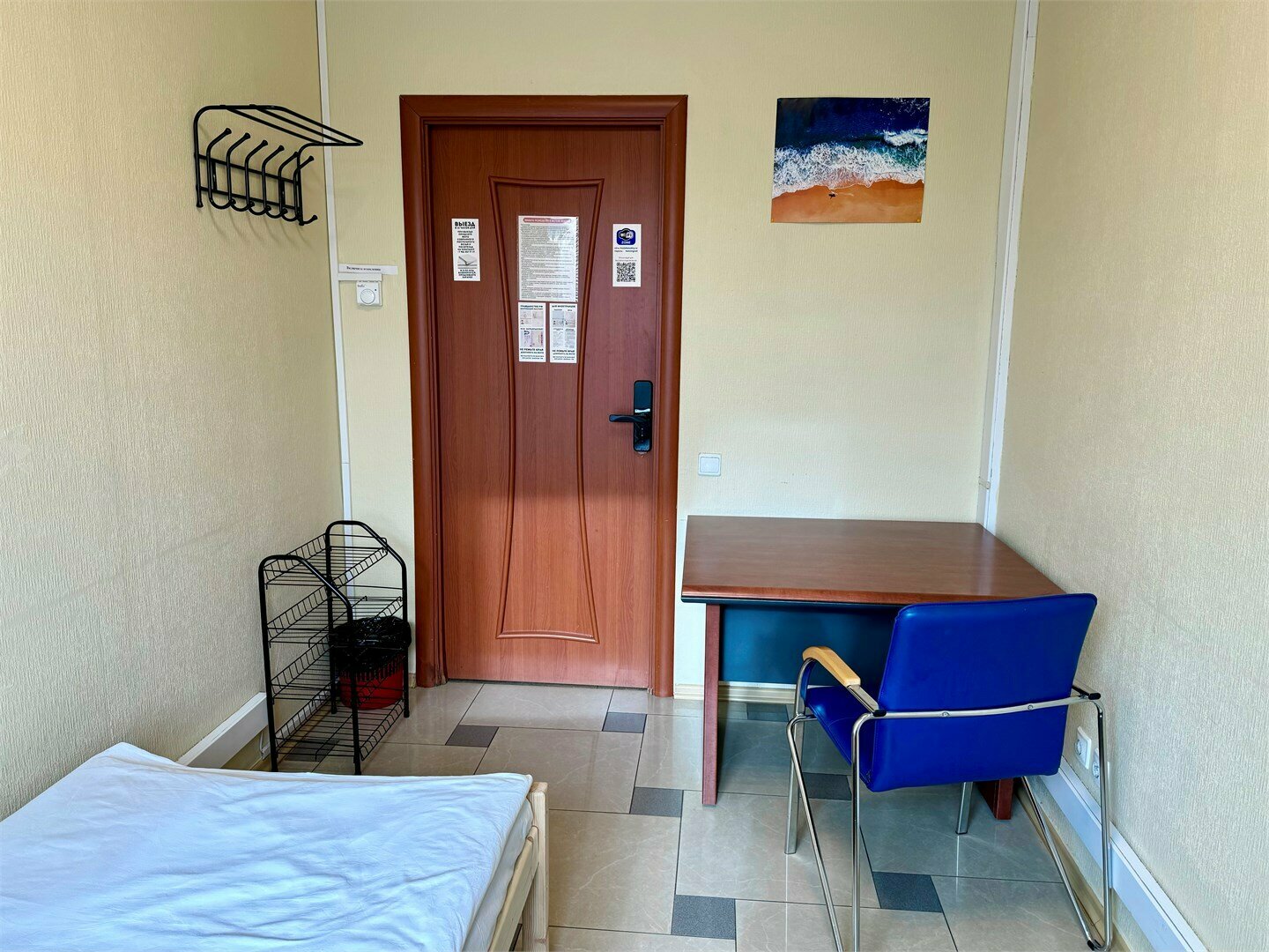 Одноместная отдельная комната с односпальной кроватью с электронным замком