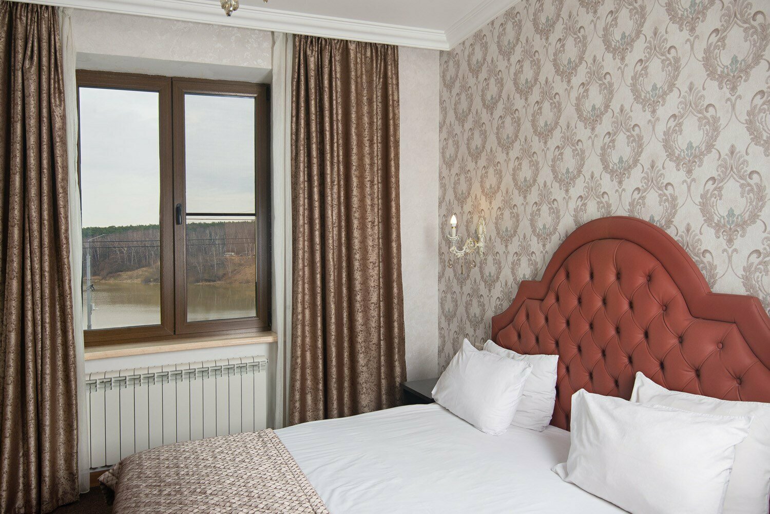 Улучшенный номер с кроватью размера «king-size» №203