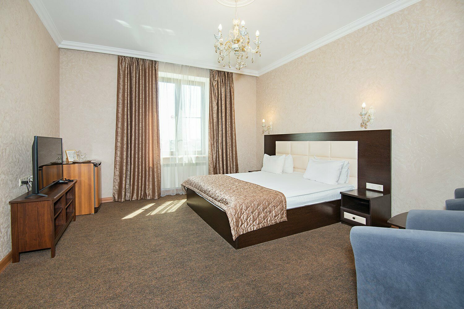 Улучшенный номер с кроватью размера «king-size» №205