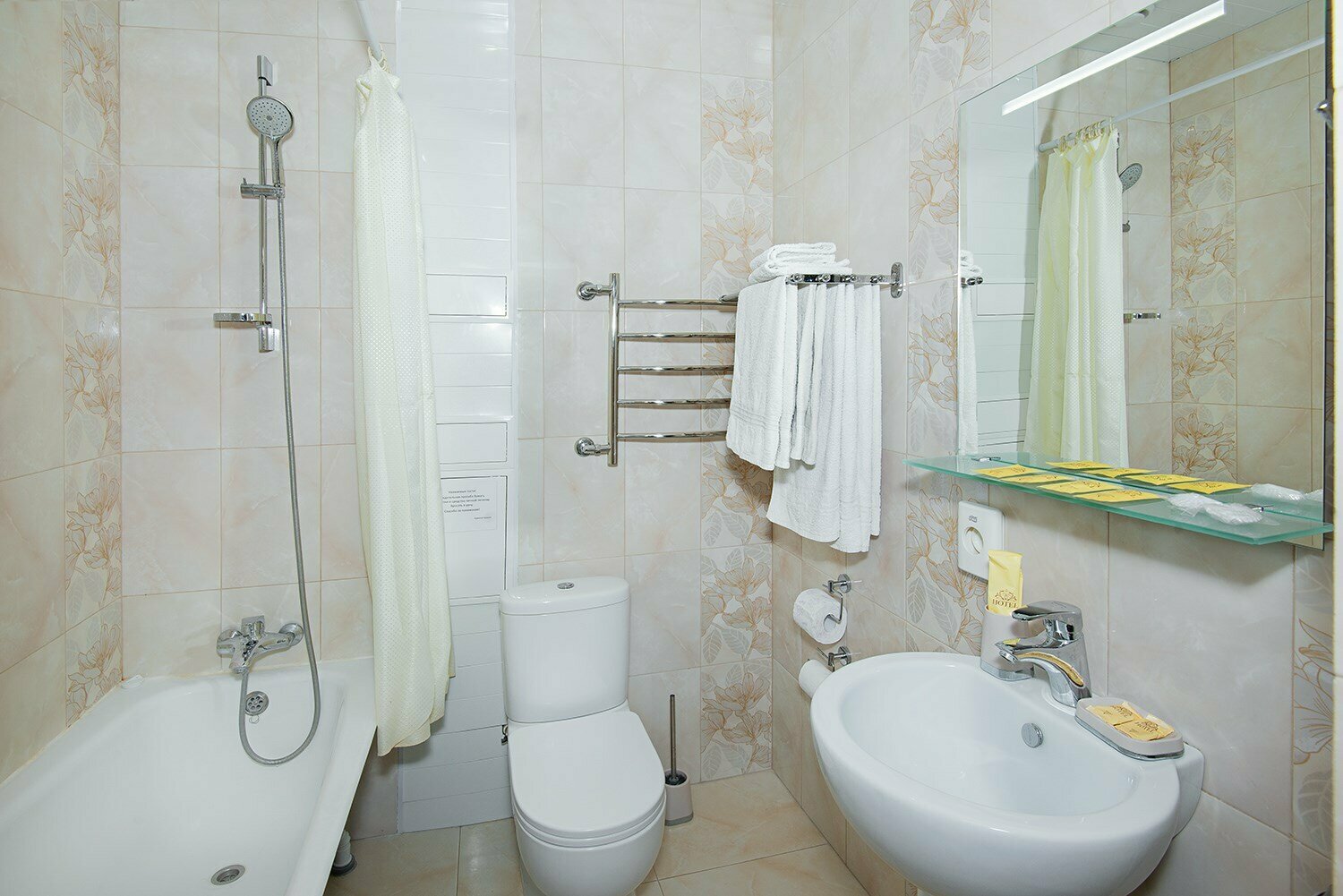 Улучшенный номер с кроватью размера «king-size» №208