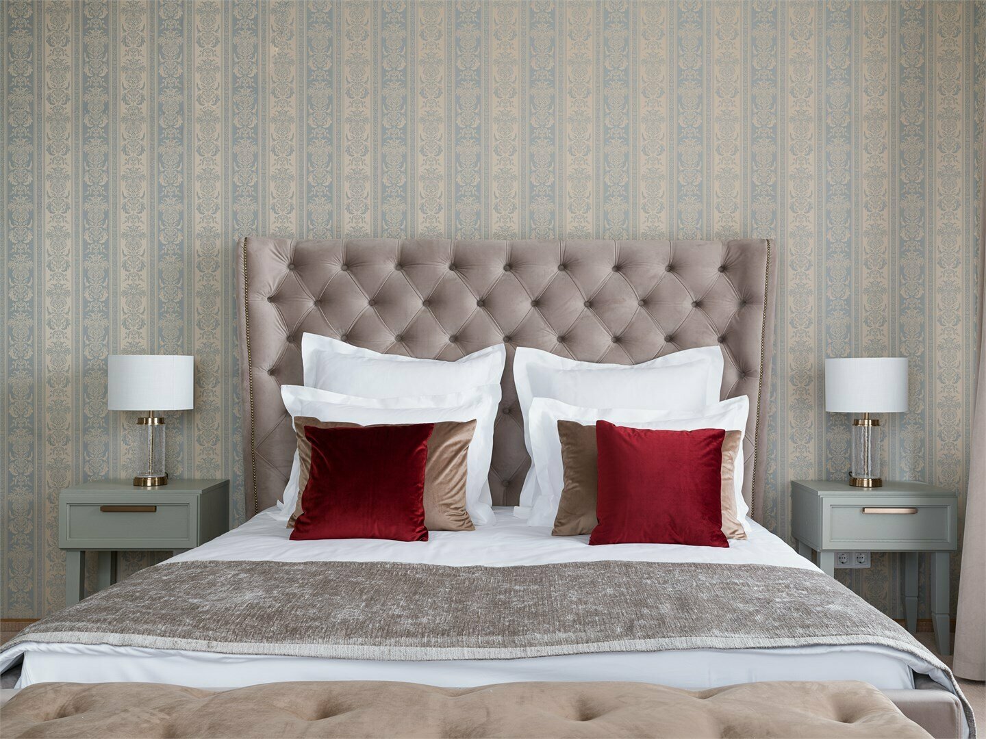 Двухместный двухкомнатный номер люкс с джакузи