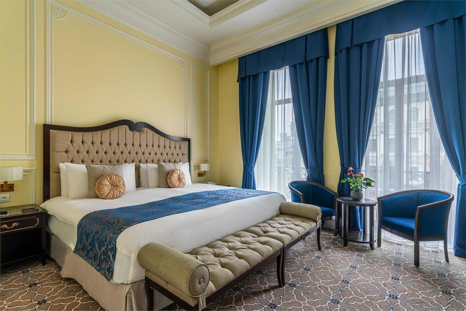 Полулюкс с видом  на Исаакиевскую площадь