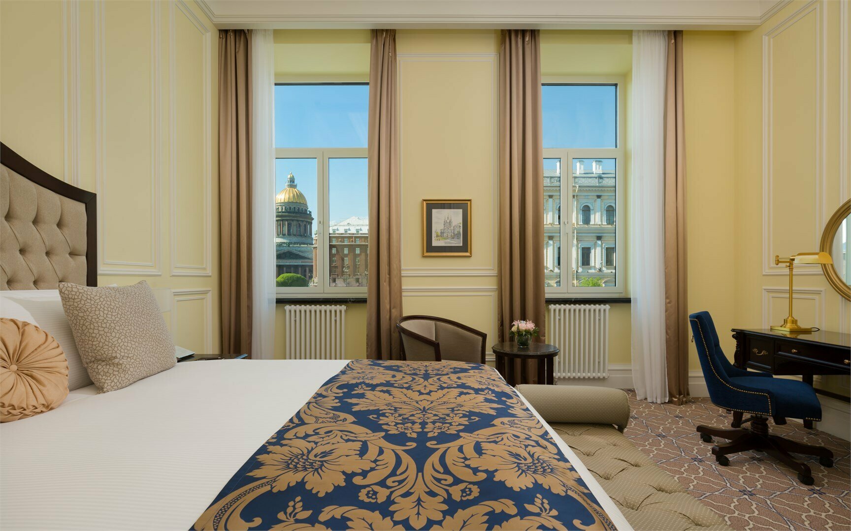 Полулюкс с видом  на Исаакиевскую площадь