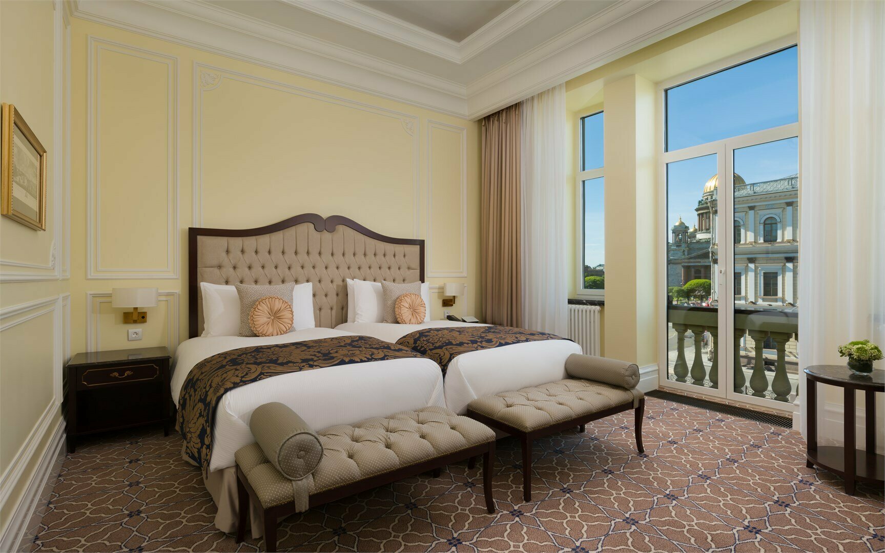 Полулюкс с видом  на Исаакиевскую площадь