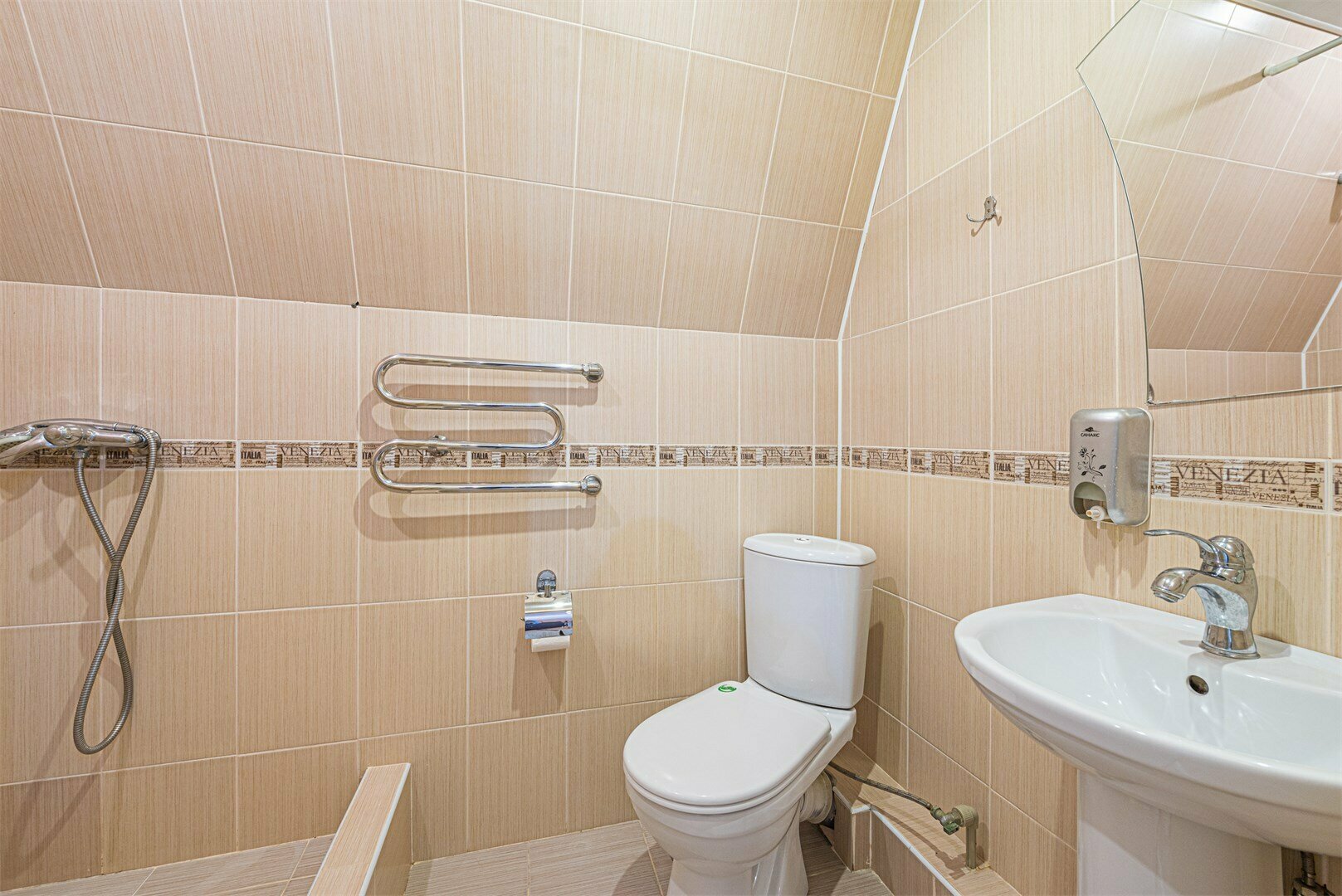 Студио с кухней и балконом