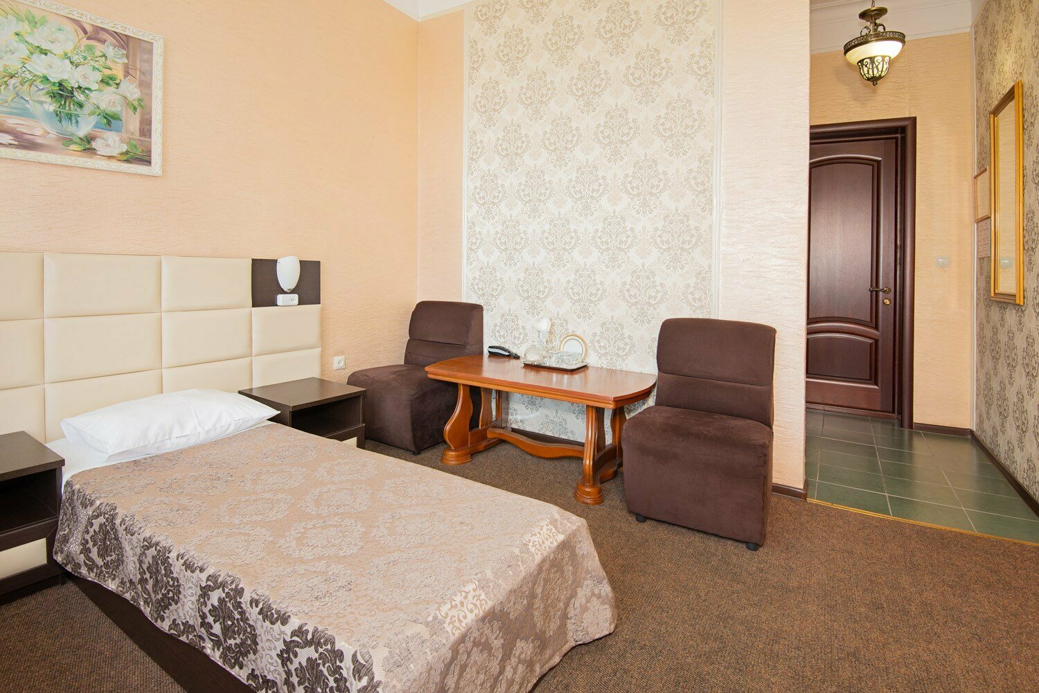 Двухместный номер с одной или с двумя раздельными кроватями 302