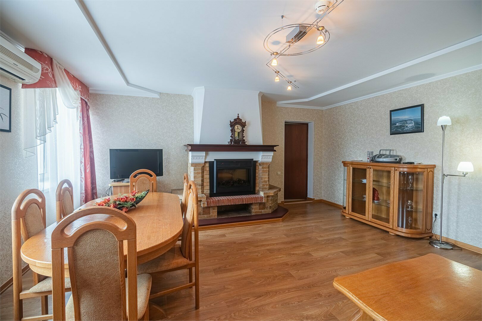 Улучшенный номер с кроватью размера «king-size»