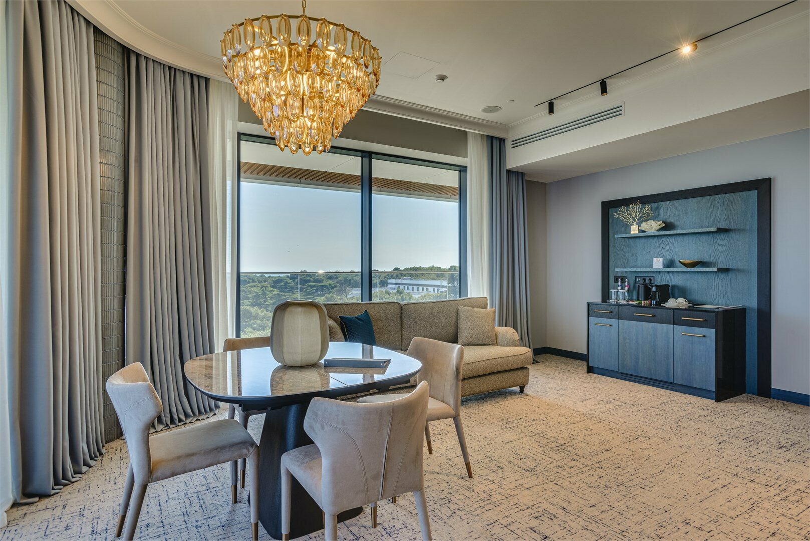 Люкс с видом на море