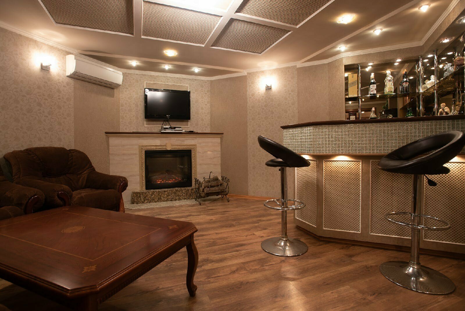 Семейный номер с кухней и каминной