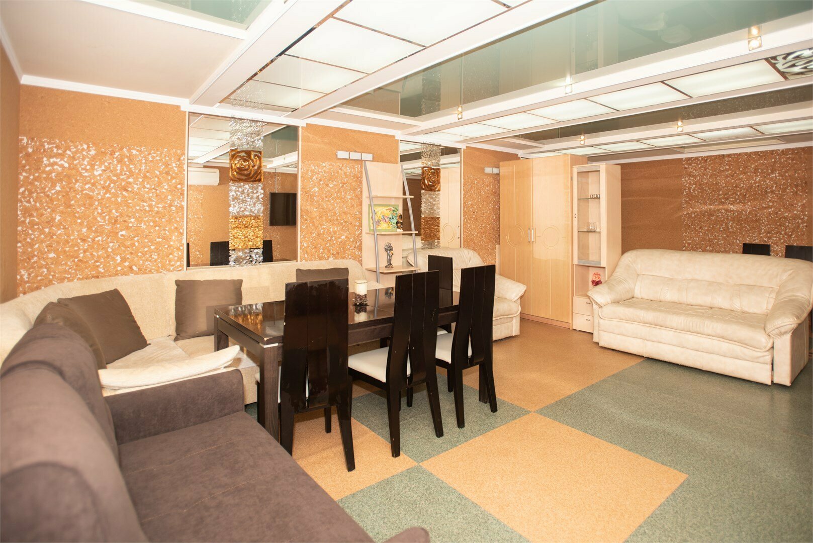 Трехкомнатные апартаменты с кухней