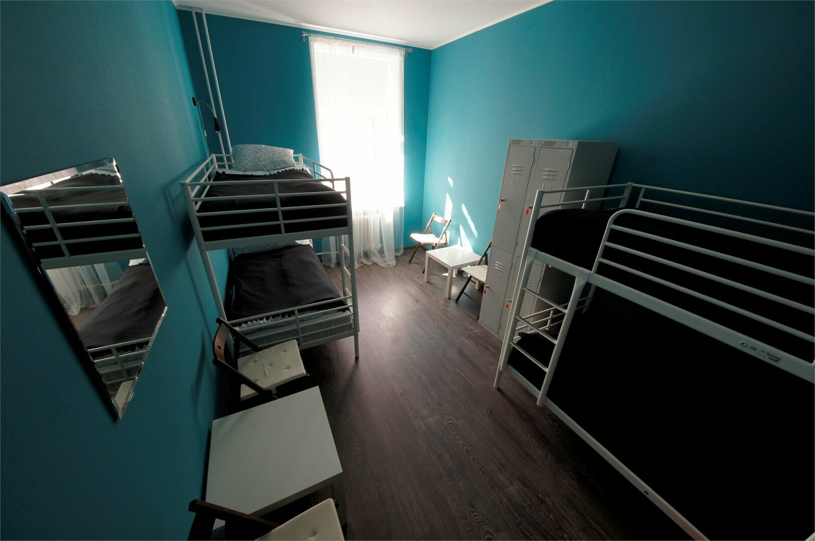 Четырехместный номер с общей ванной комнатой