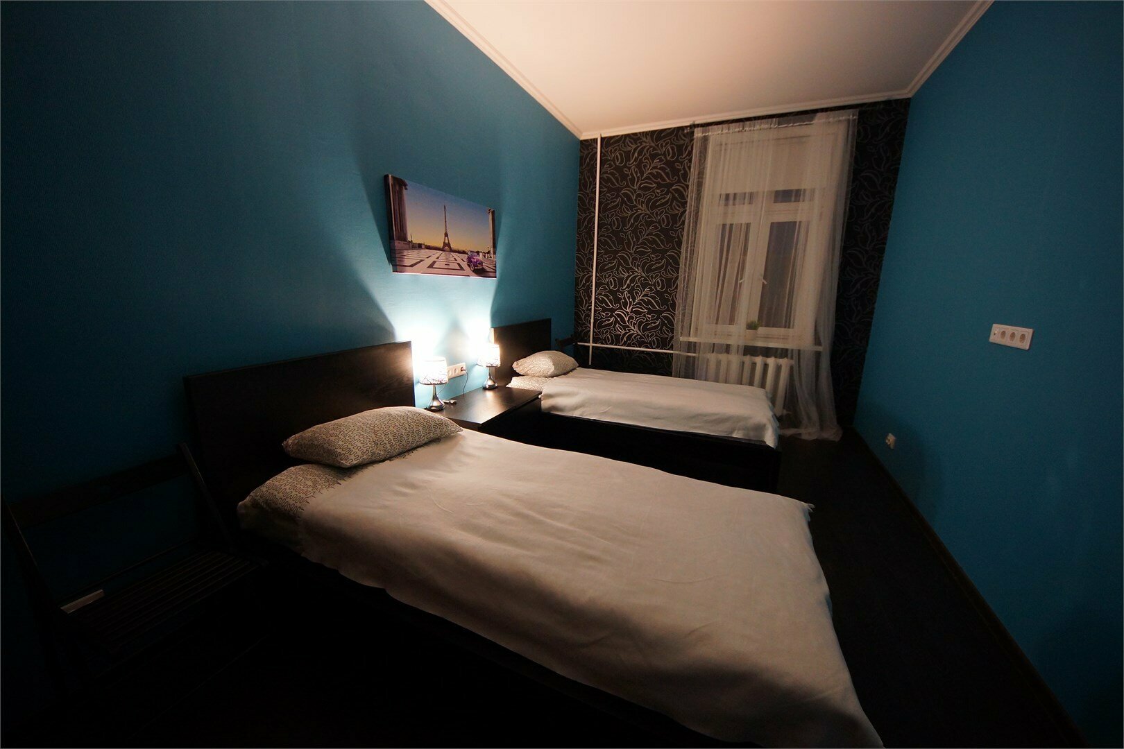 Двухместный номер с 2 отдельными кроватями и общей ванной комнатой