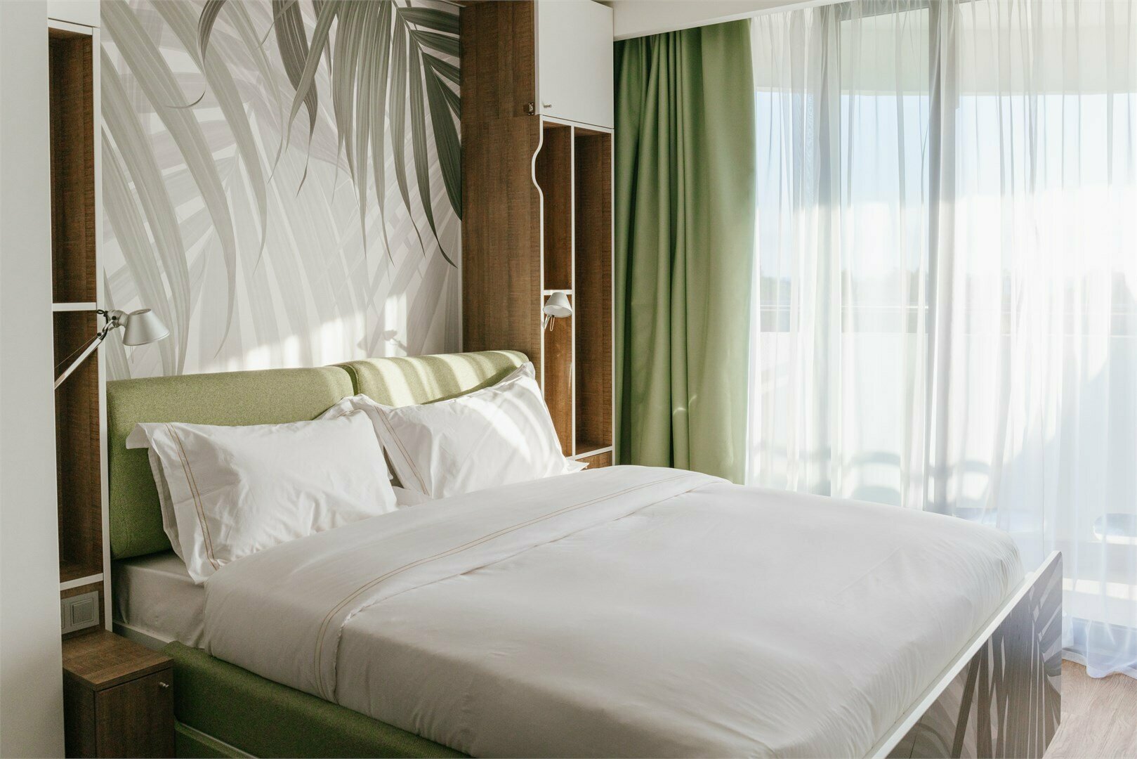 Студия с балконом и видом на парк