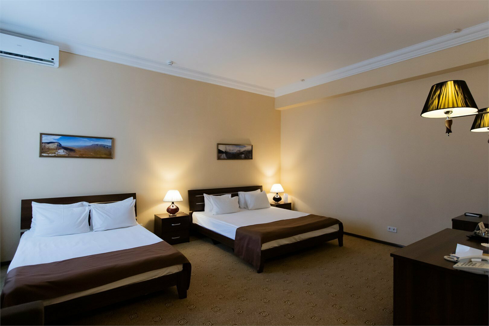 Стандарт улучшенный с двумя двуспальными кроватями