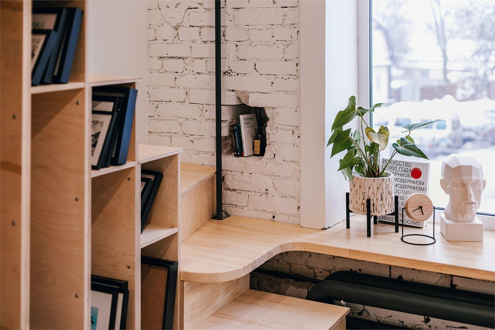 Номер Студия Холст