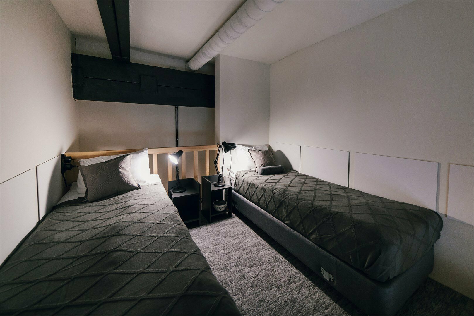 Номер Студия Холст