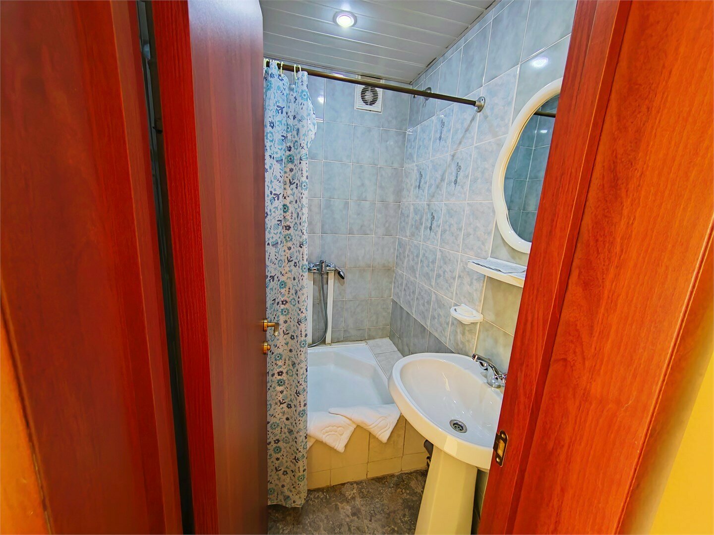 Двухкомнатный трехместный