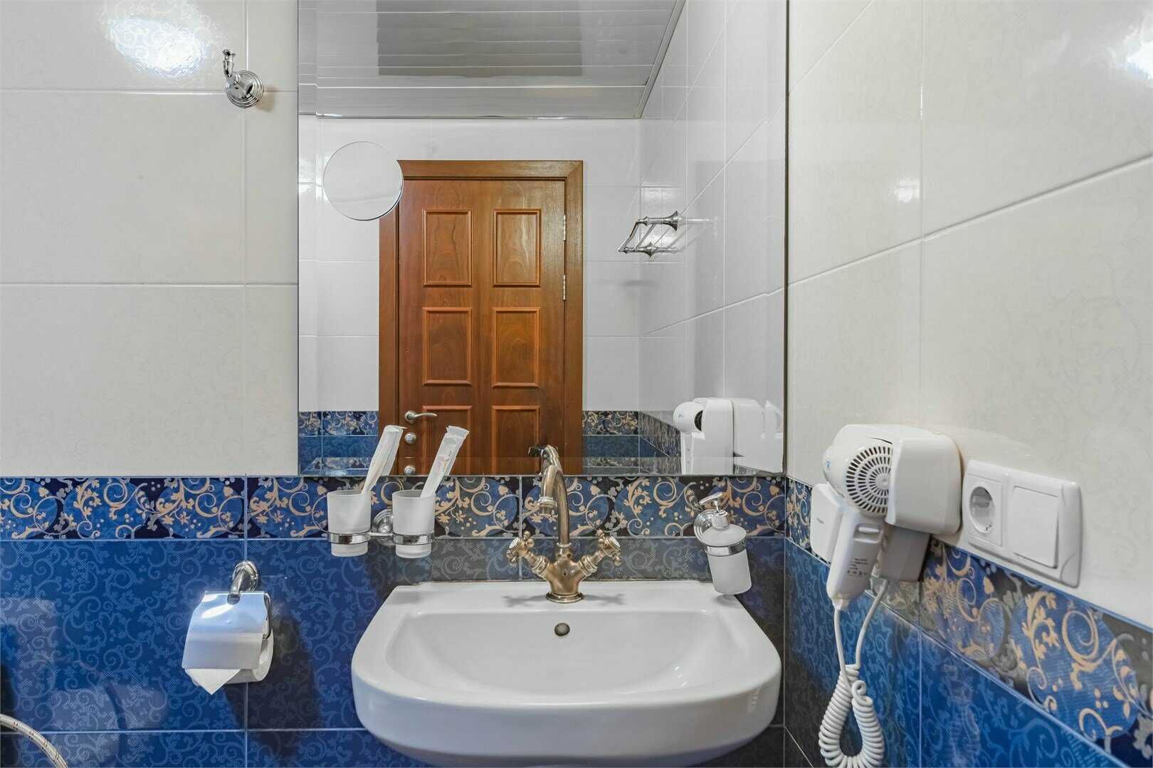 Полулюкс с ванной