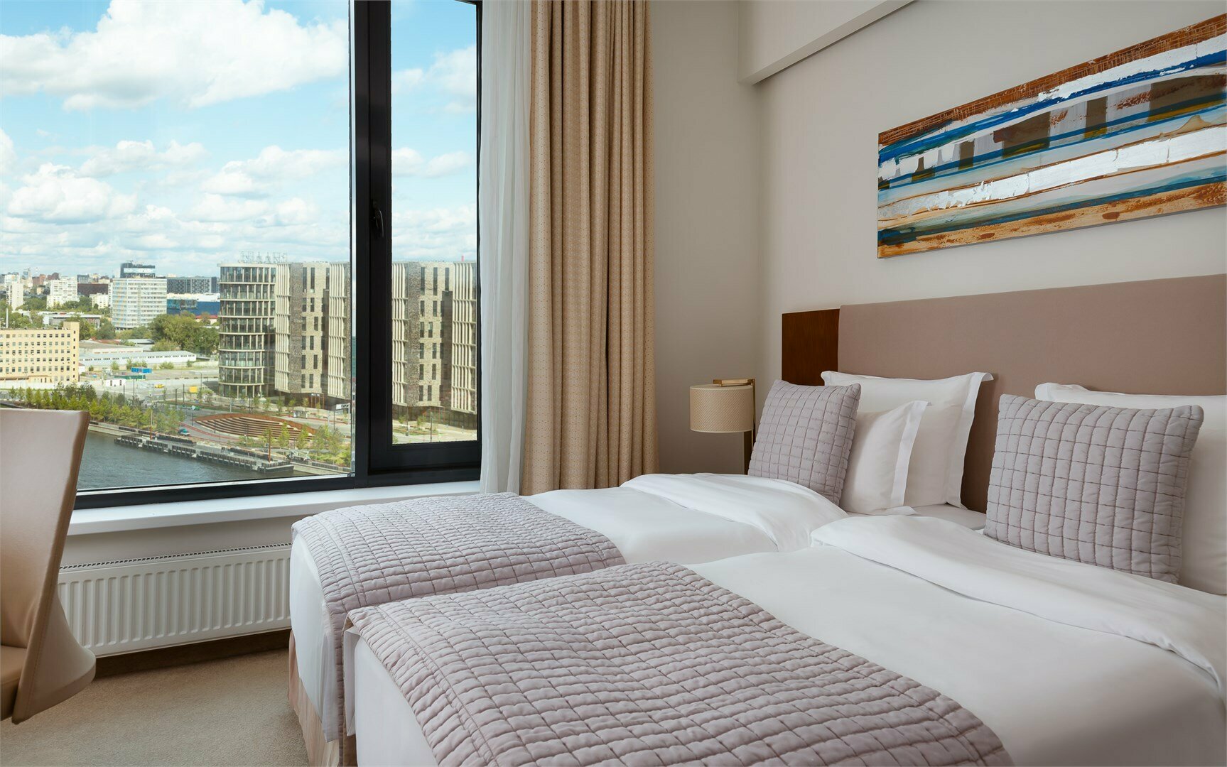 СУПЕРИОР с двумя  кроватями с видом на реку