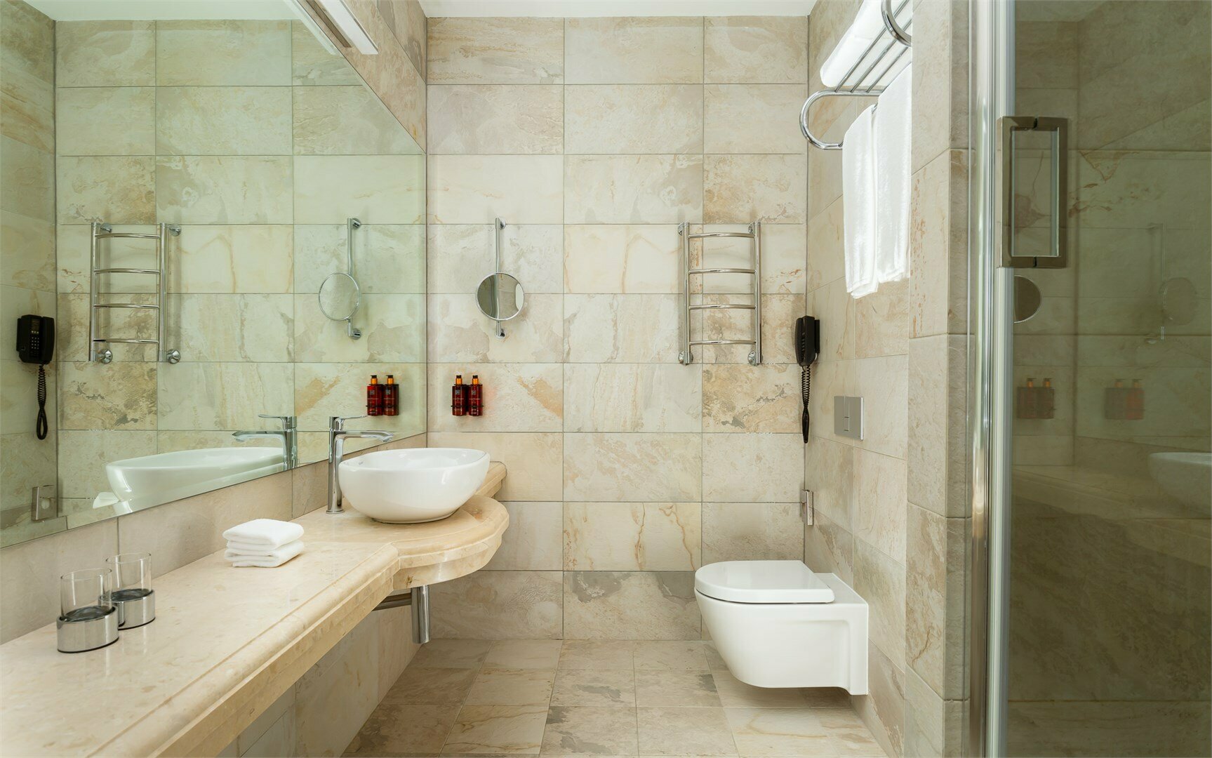 СУПЕРИОР с двумя  кроватями с видом на реку