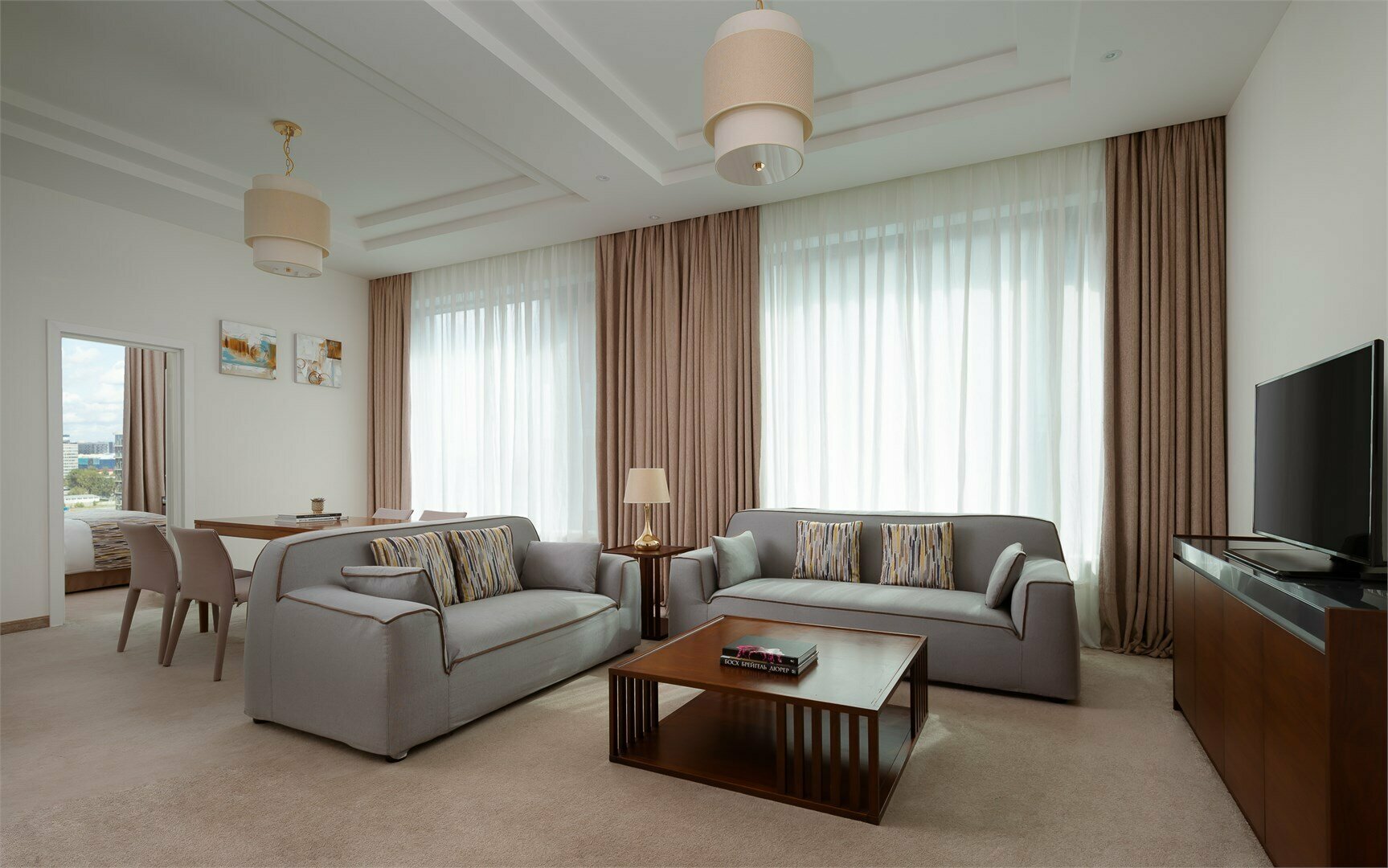 АПАРТАМЕНТЫ трехкомнатные с видом на реку