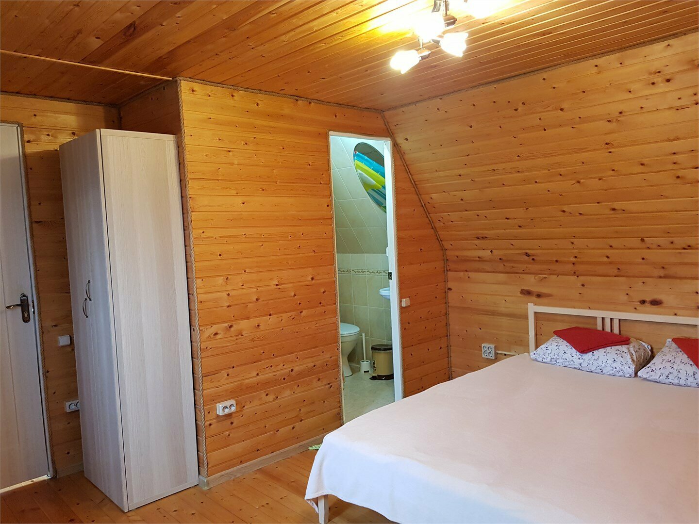 Стандартный двухместный номер с двуспальной кроватью