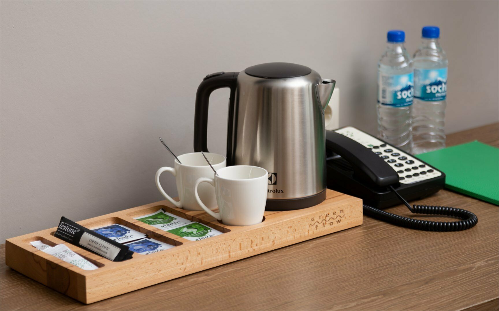 PREMIER с одной двуспальной кроватью и видом на горы (без балкона)