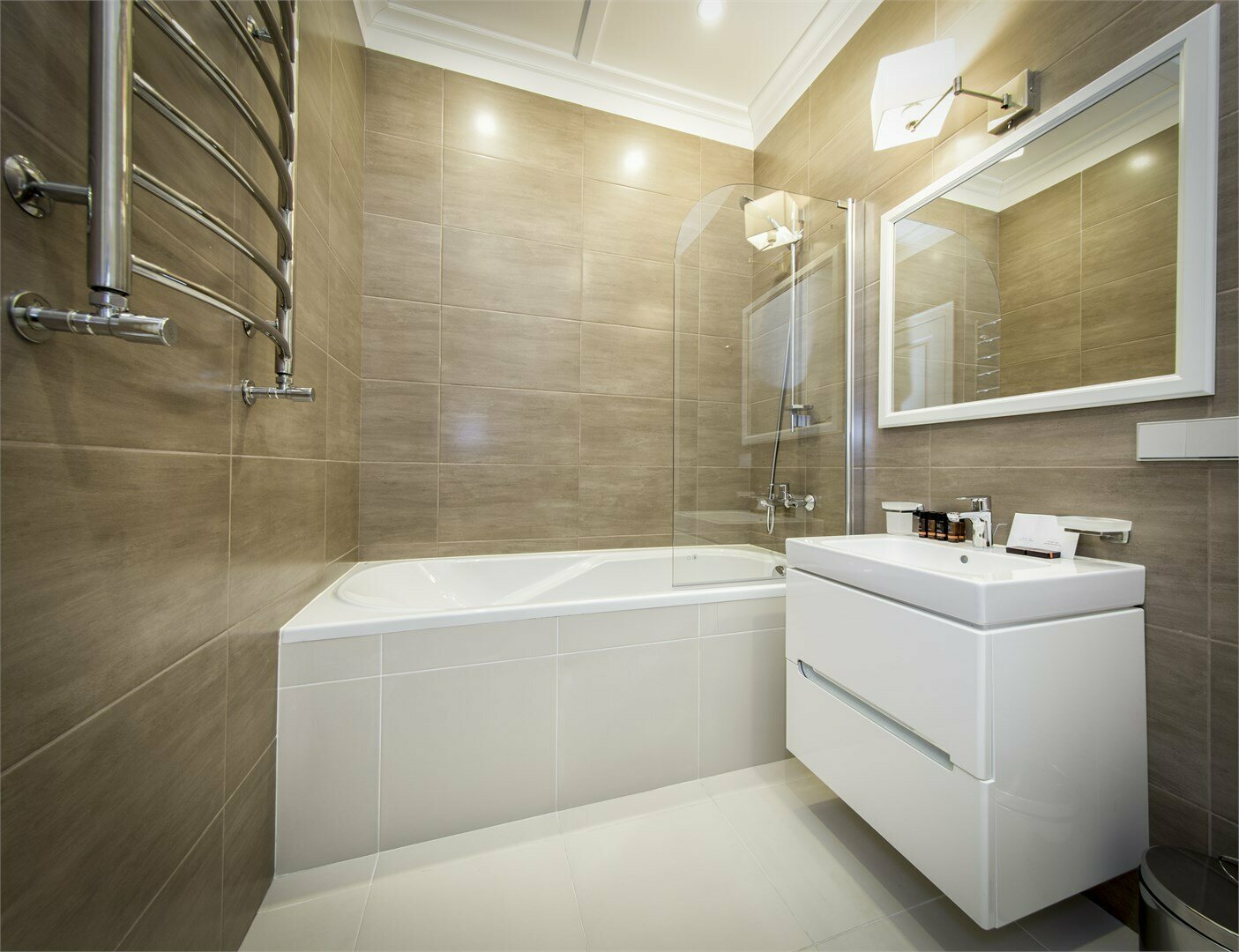 Улучшенные апартаменты с 1 спальней №406