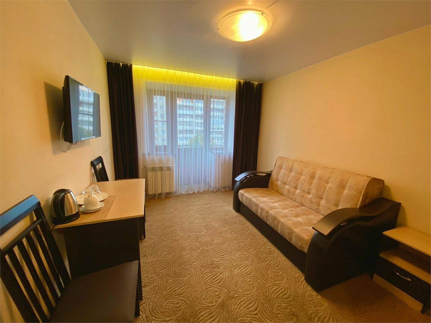 Стандарт двухкомнатный (две односпальные кровати + диван)