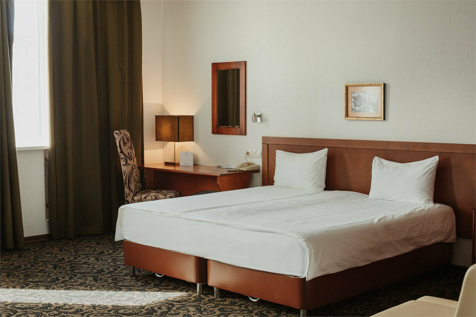 Бизнес класс комфортный с двумя кроватями или одной двуспальной кроватью и креслом-кроватью