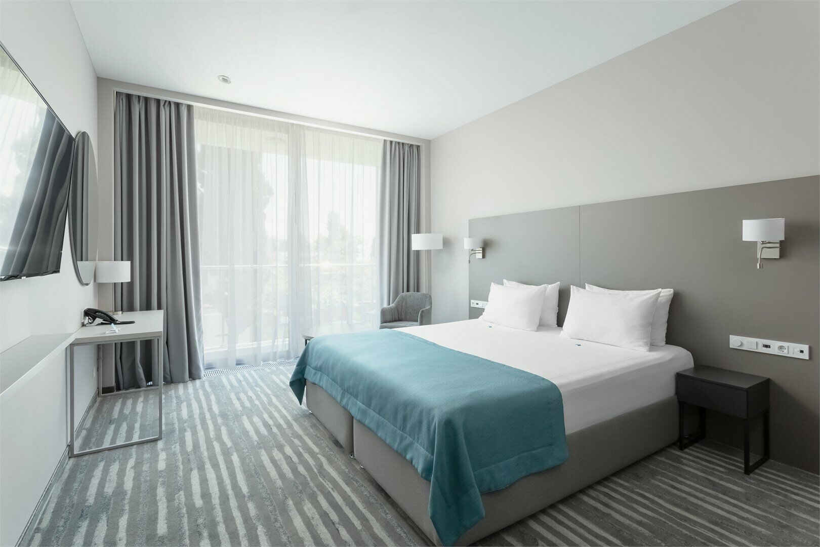 Улучшенный Стандарт с 2 раздельными или 1 кроватью