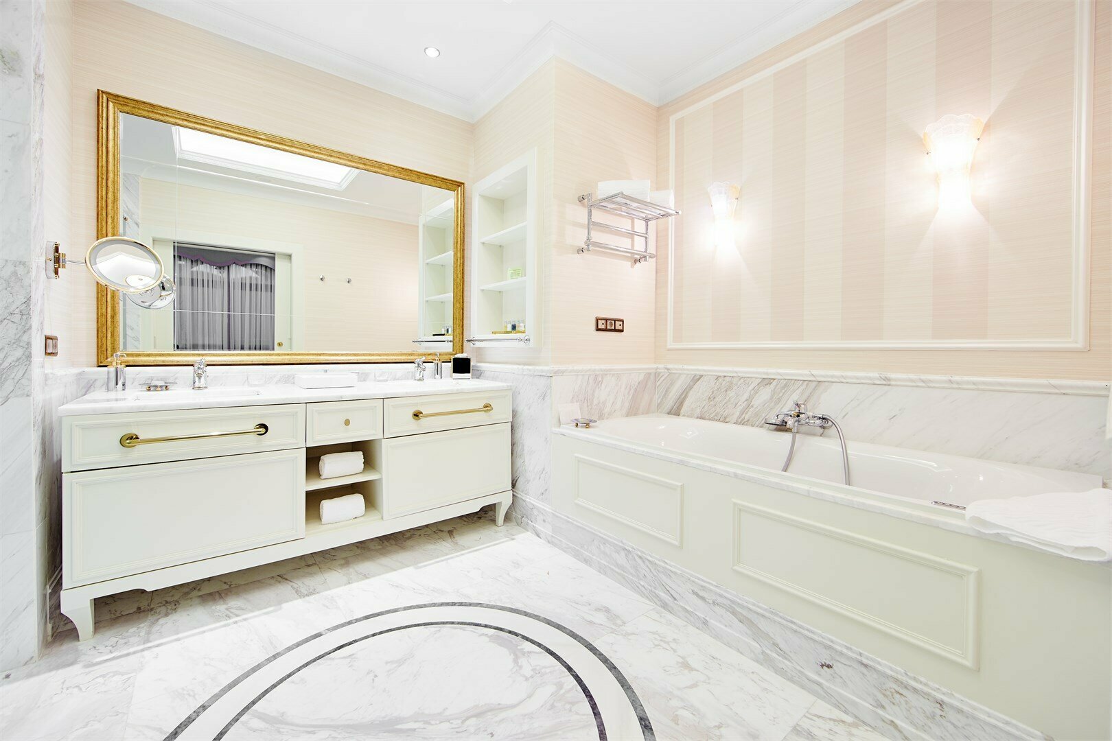 Улучшенный Люкс