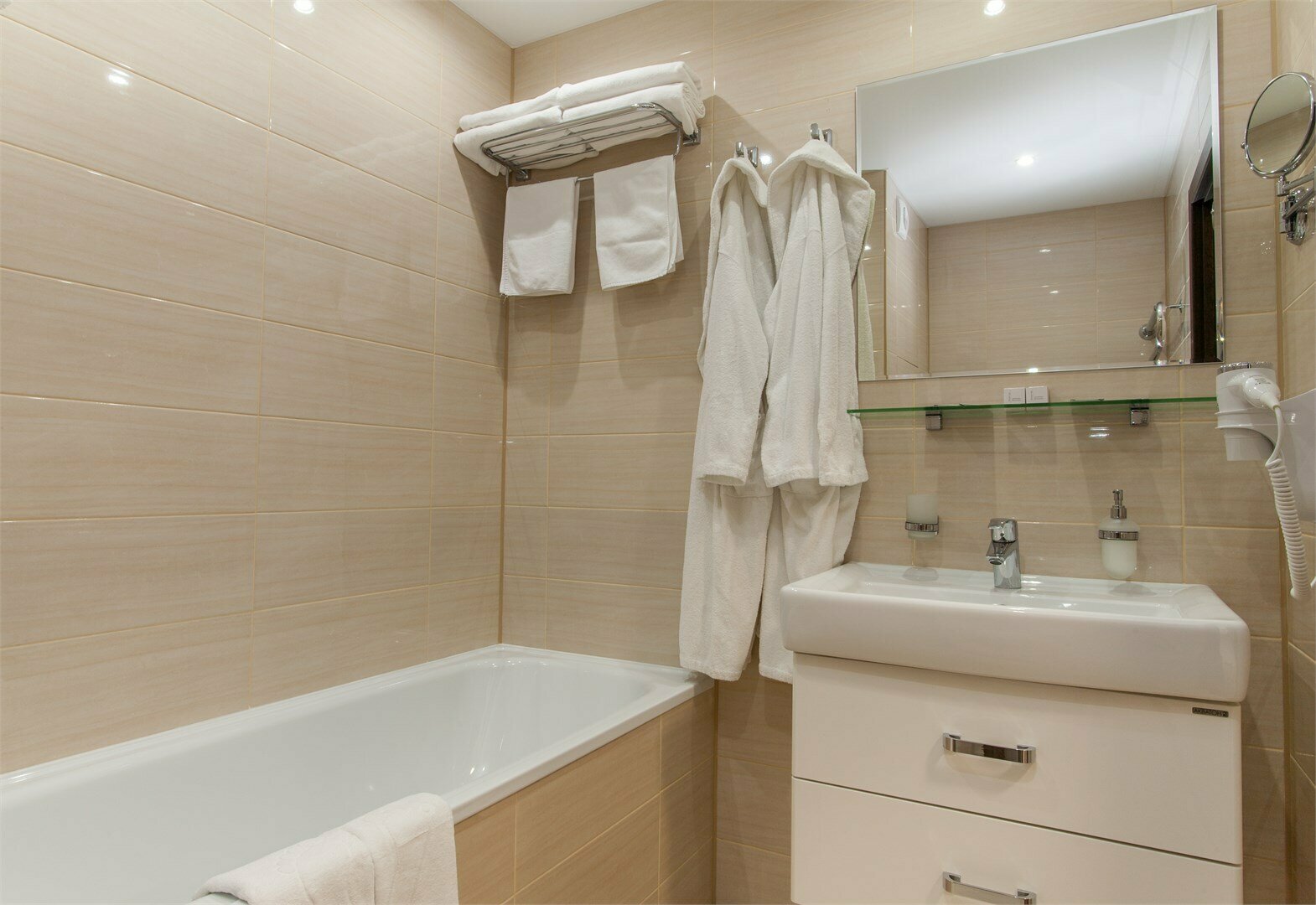 Бизнес плюс Двухкомнатный без кухни