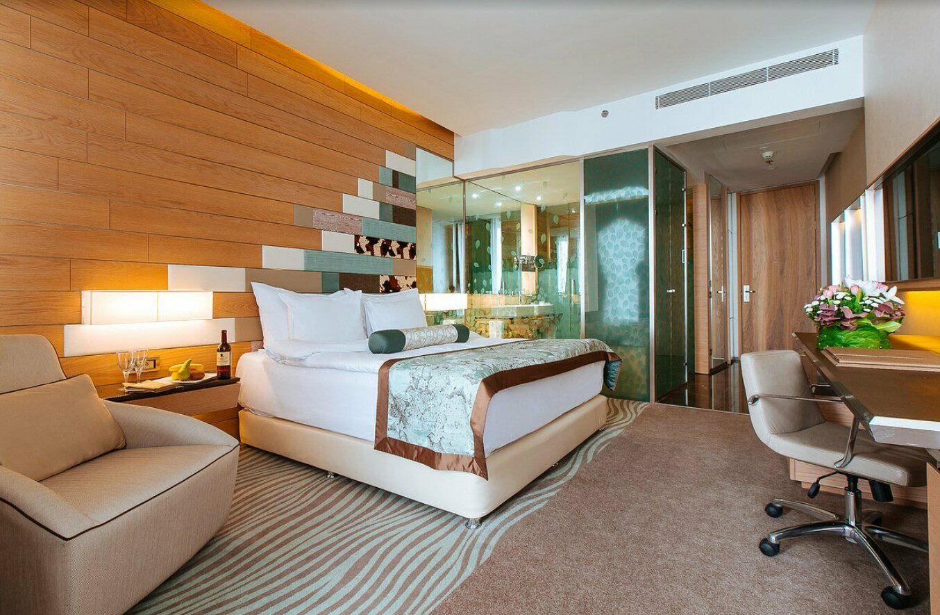 Делюкс с видом на горы/сад (одна кровать)