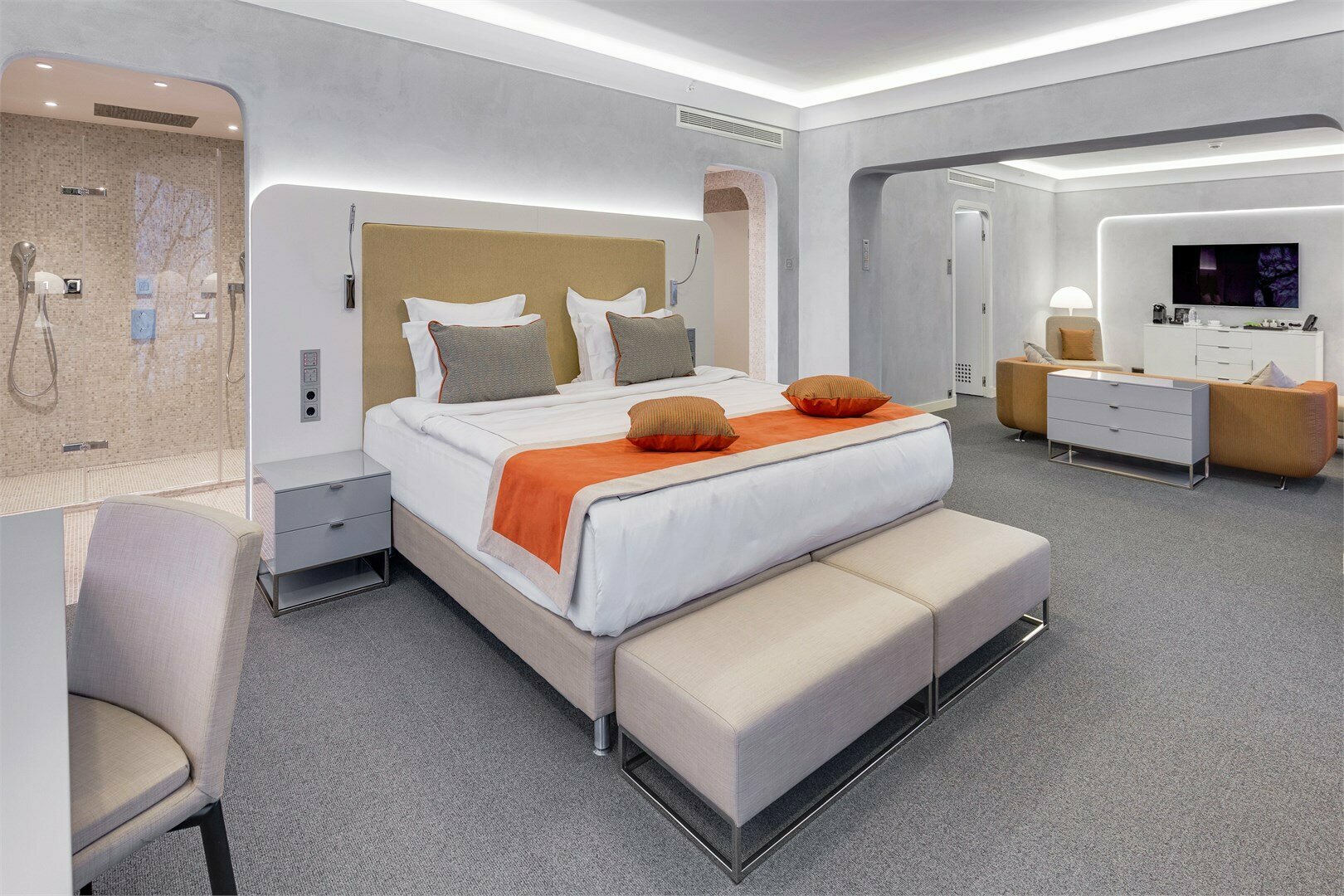 Люкс с большой кроватью