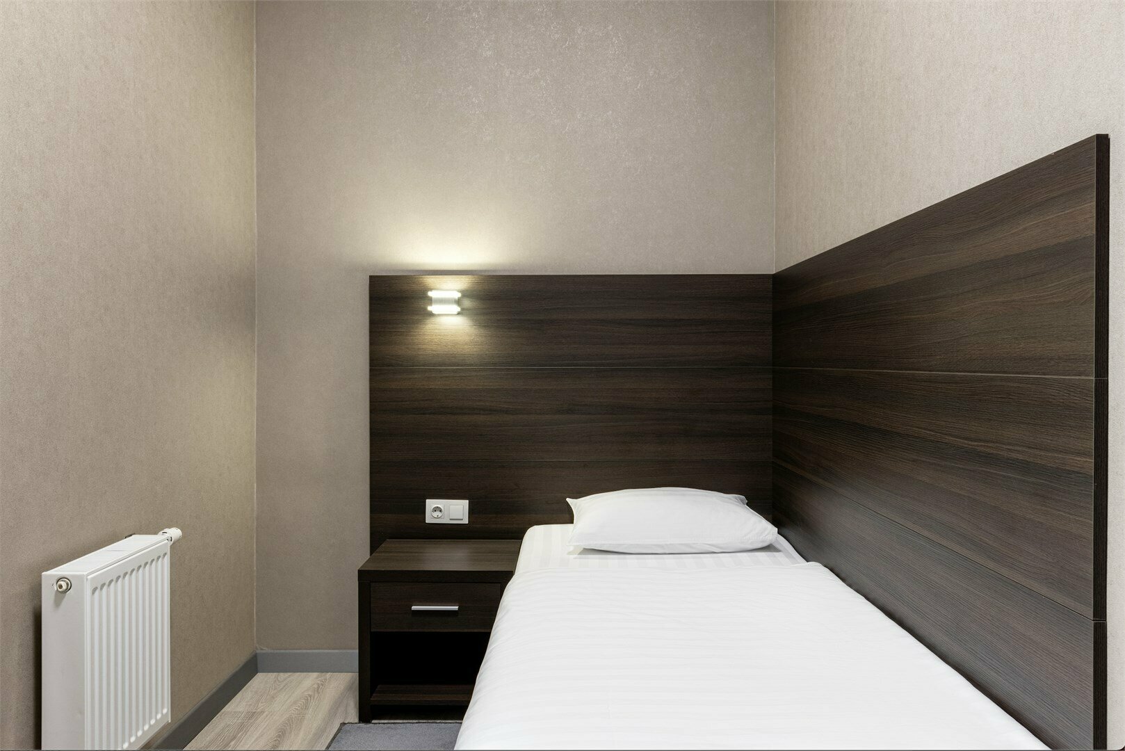 Семейный трехместный номер с кроватью «Queen-size»