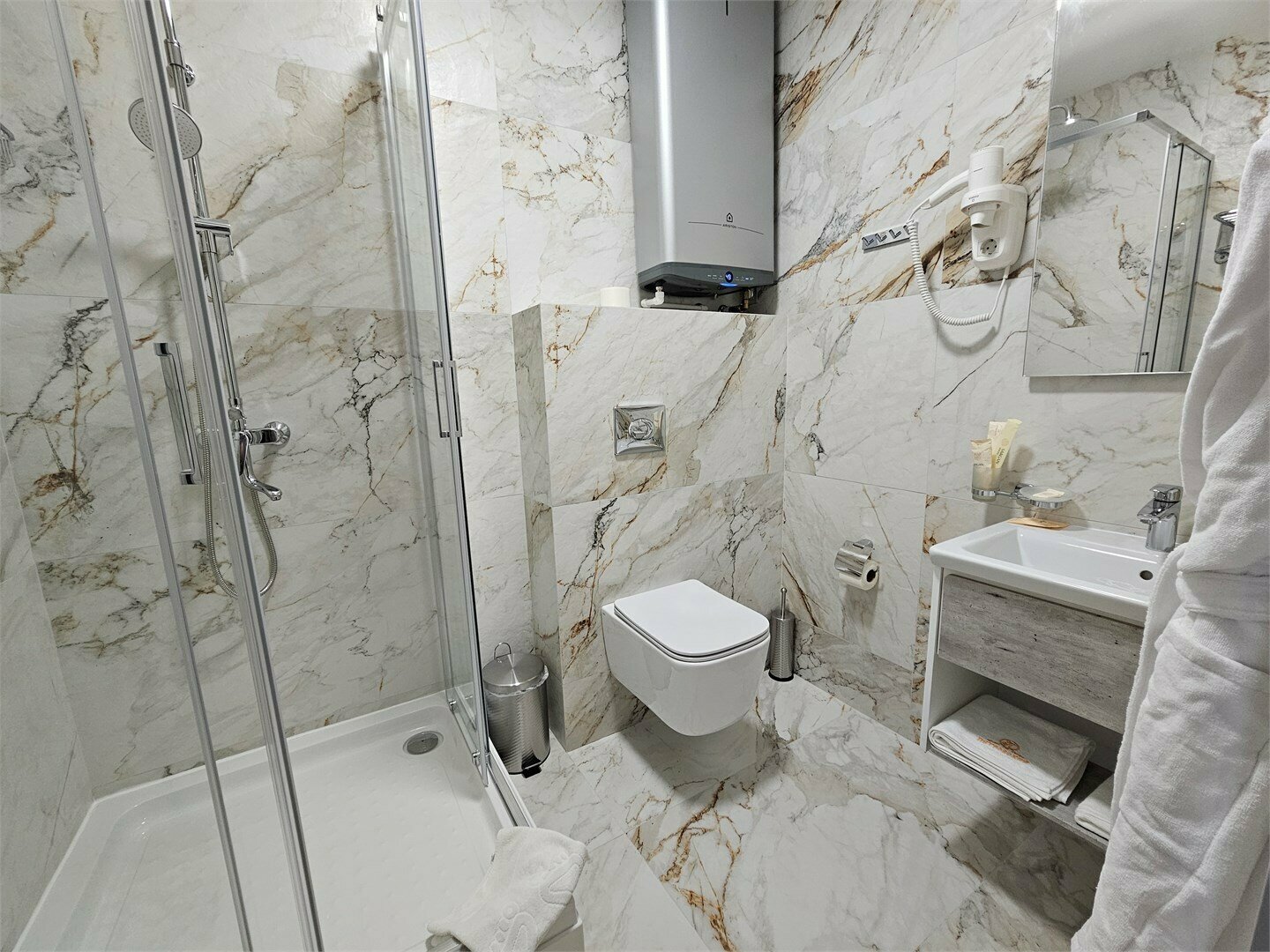 Де люкс плюс