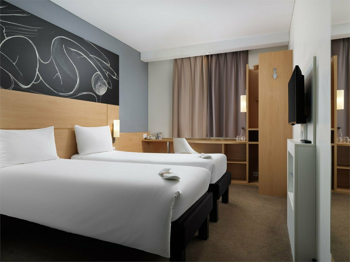 Номер Standard с 2 односпальными кроватями