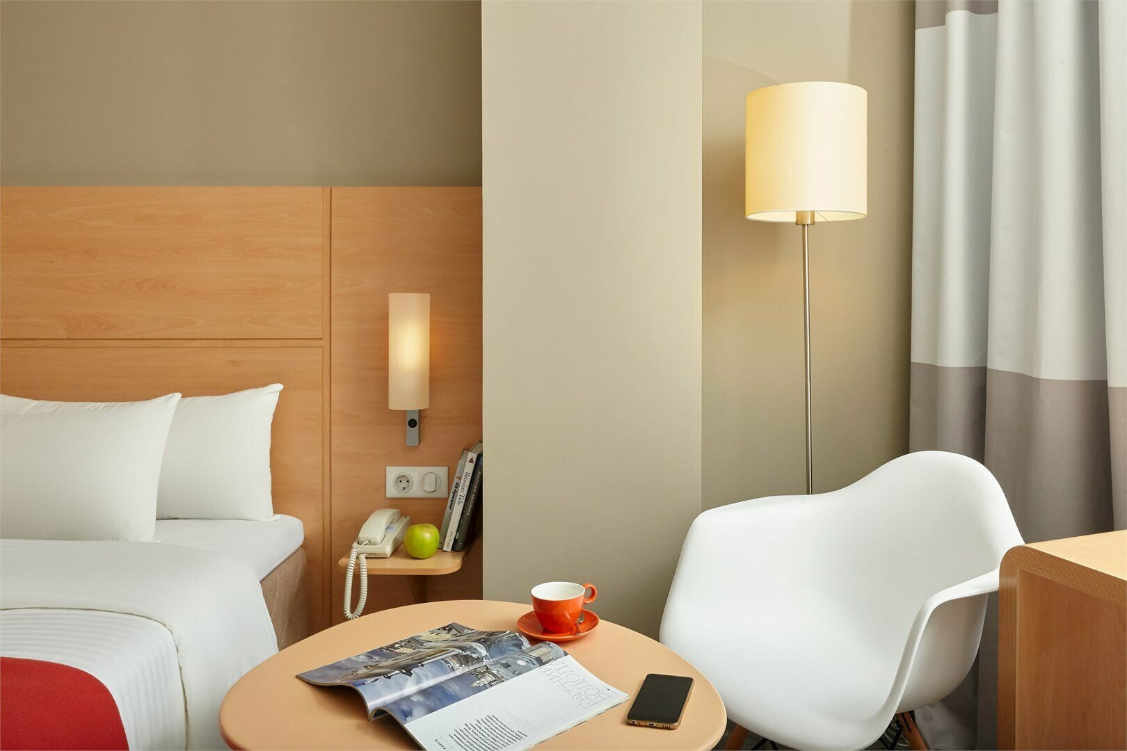 Номер Superior - с двуспальной кроватью и диваном