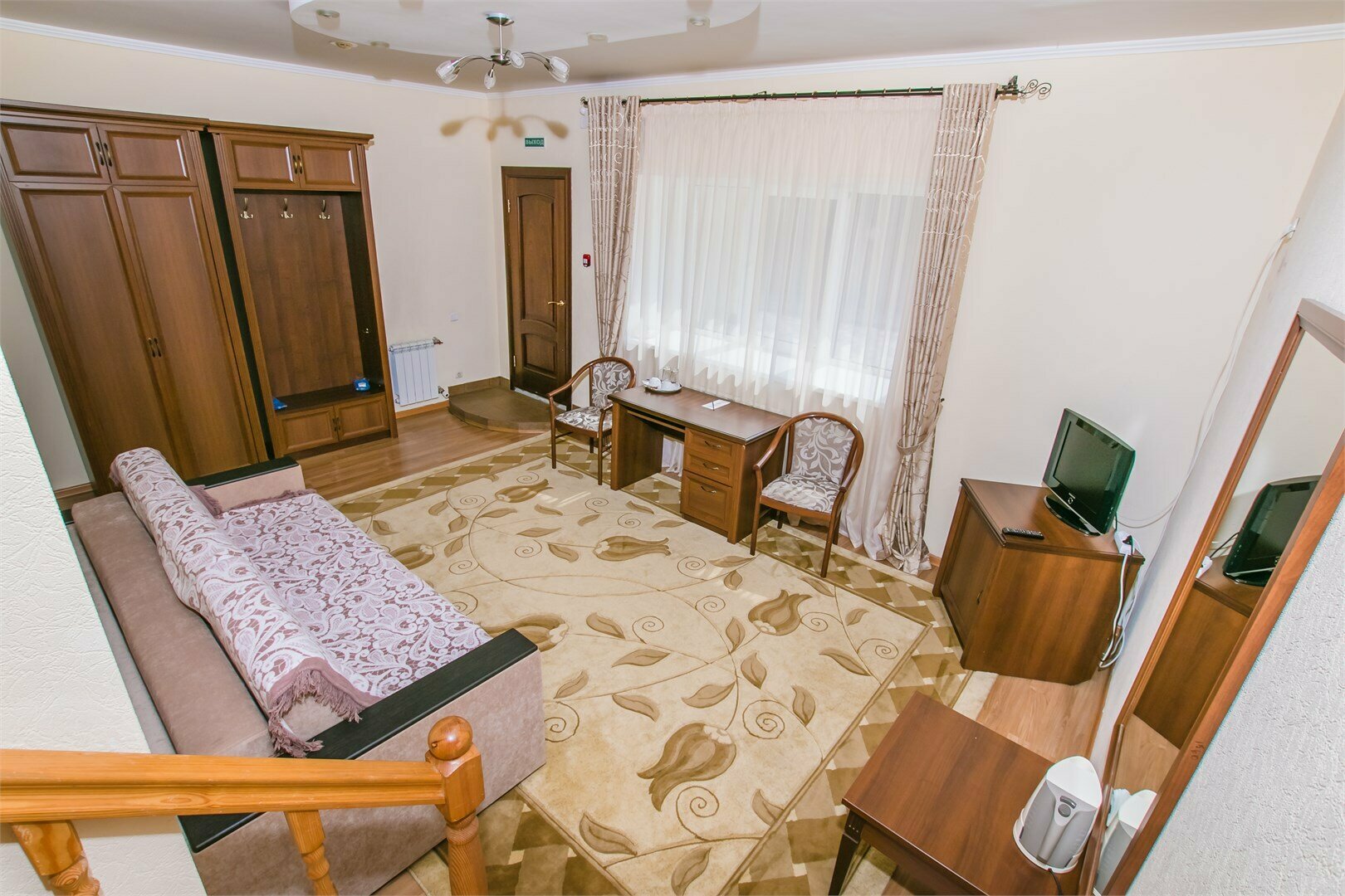 Таунхаус (вид на бассейн)