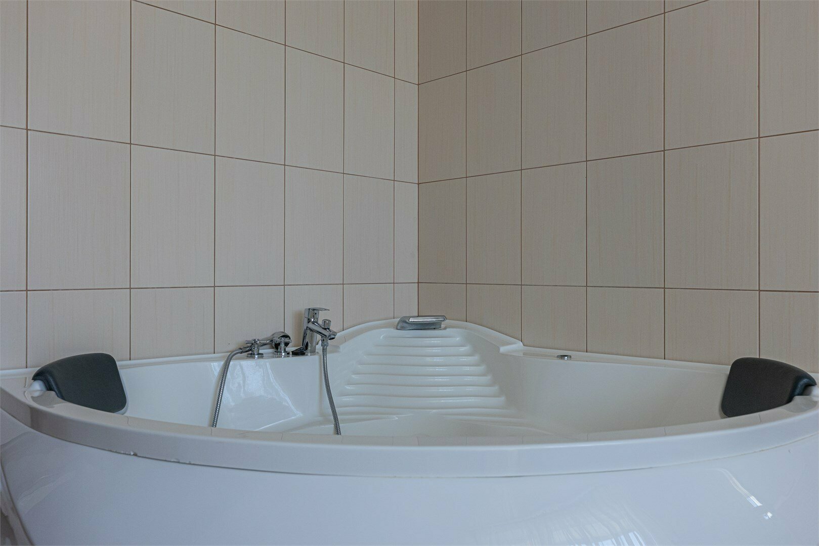 ЛЮКС с видом на горы