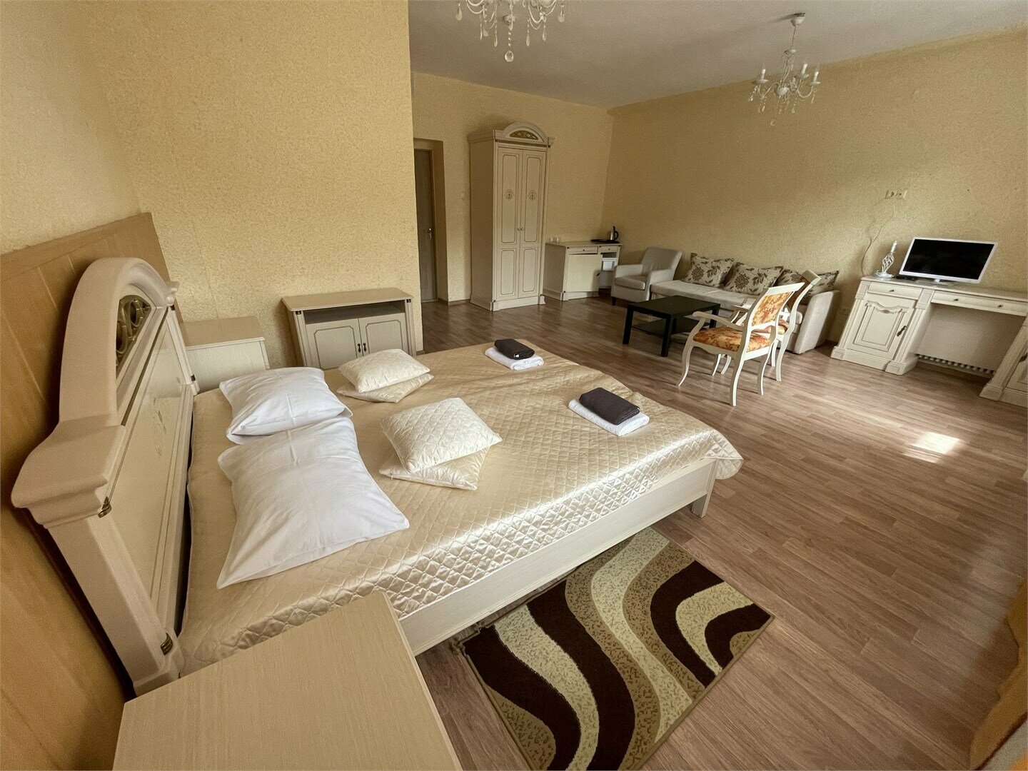 Янтарный-Люкс