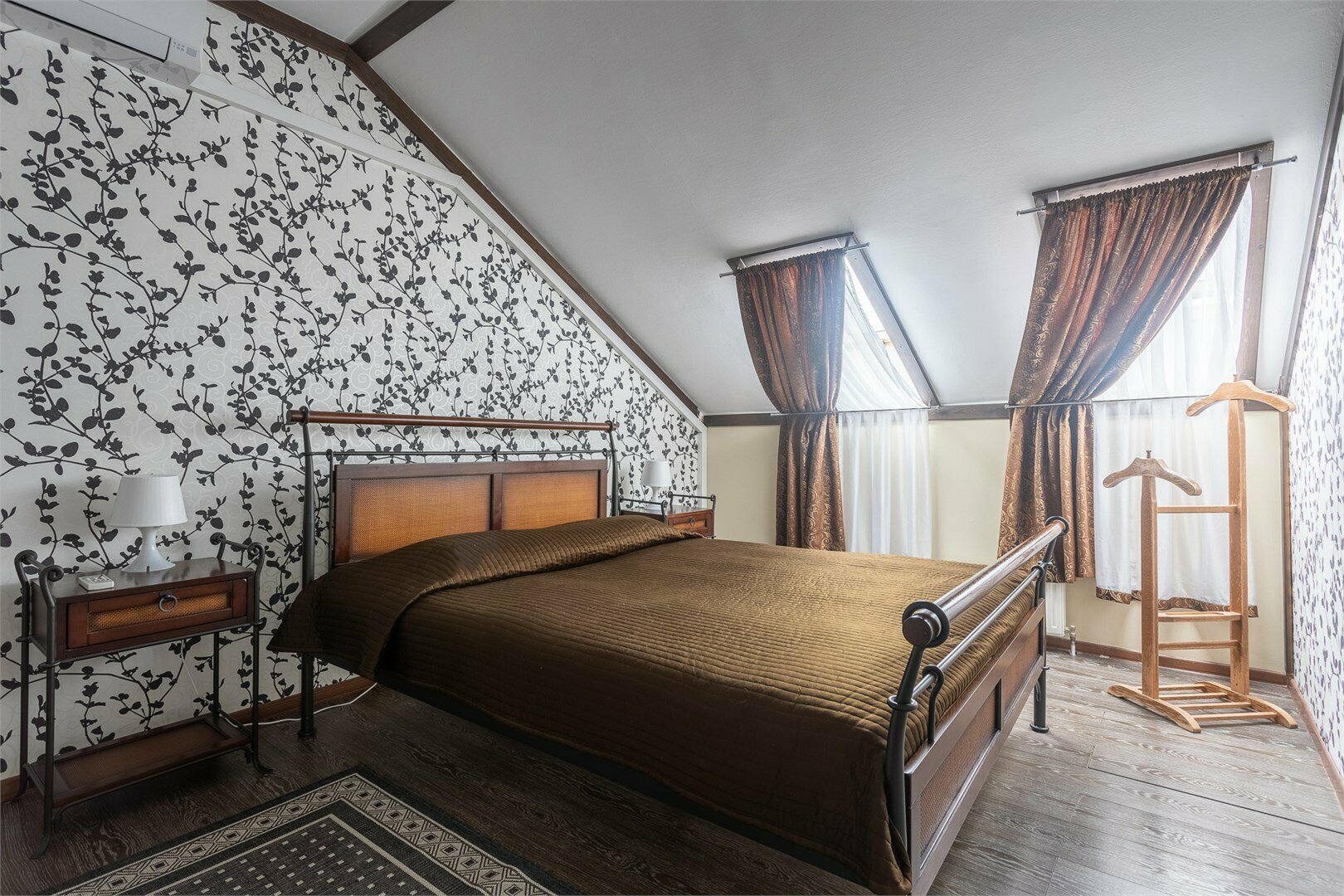 Люкс с кроватью размера «queen-size»