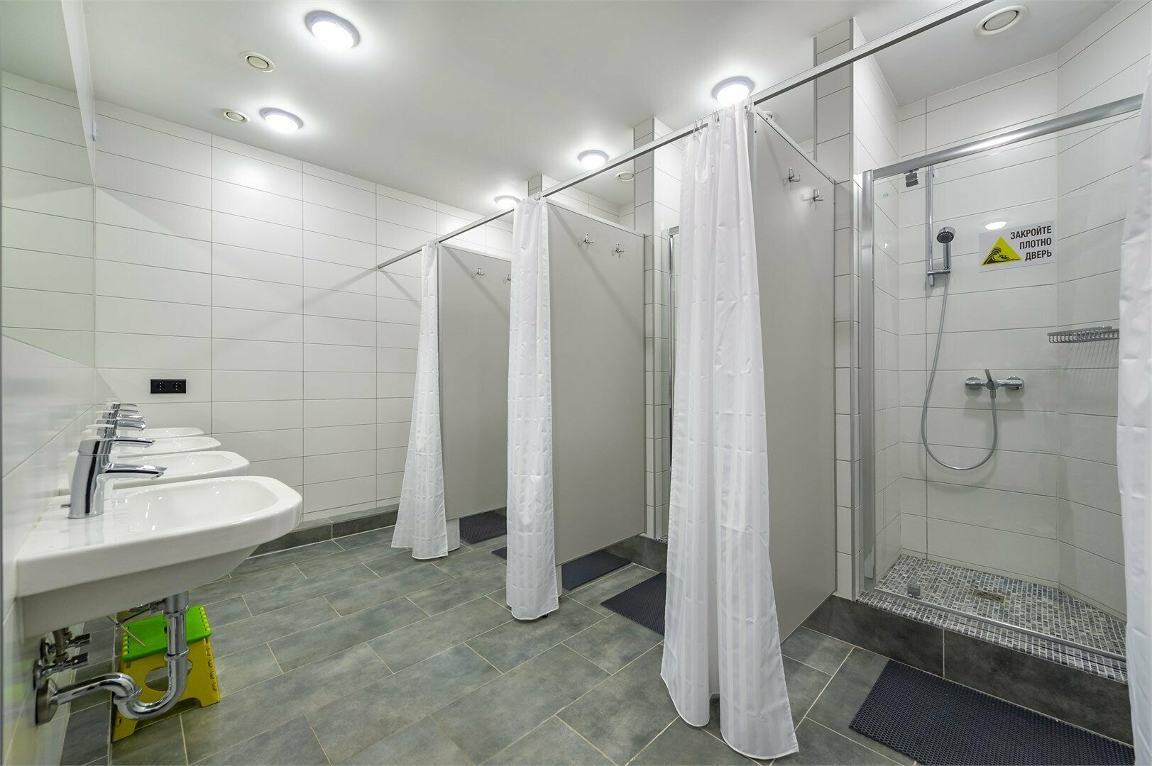 2 - местный номер с общей ванной комнатой (двухъярусная кровать)