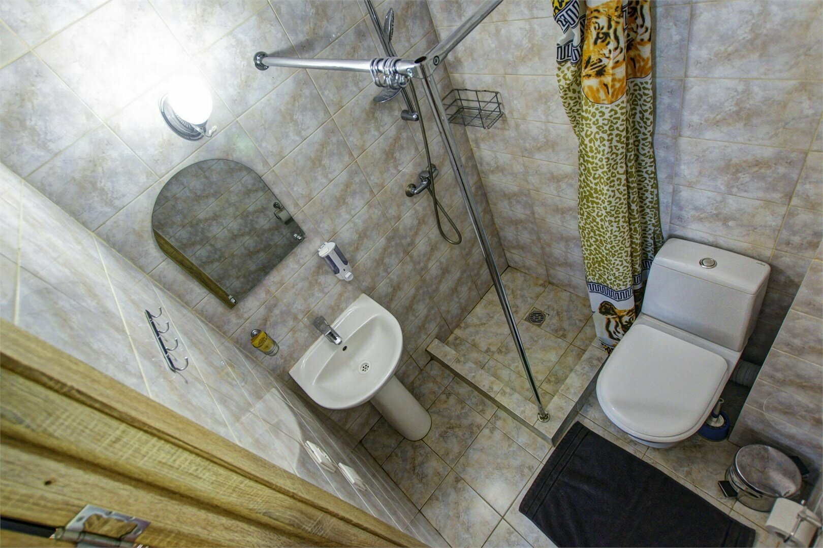 Улучшенный двухместный номер с 2 отдельными кроватями