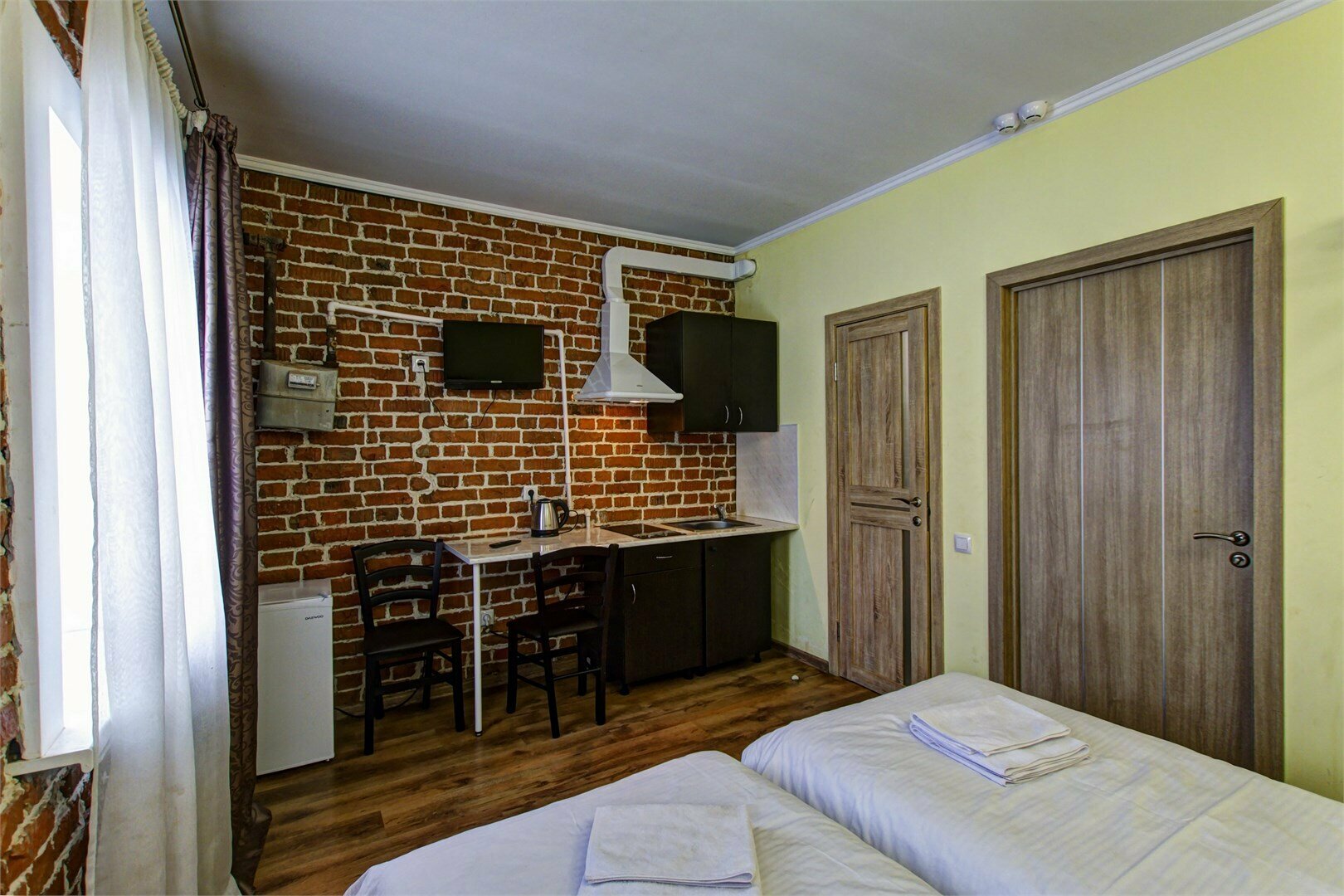 Улучшенный двухместный номер с 2 отдельными кроватями